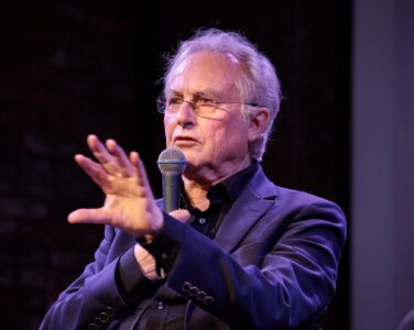 Evolusjonsbiolog britisk Richard Dawkins trans transkjønnet ikke-binær undersøkelse forskning historie faller færre identifiserer seg FIRE