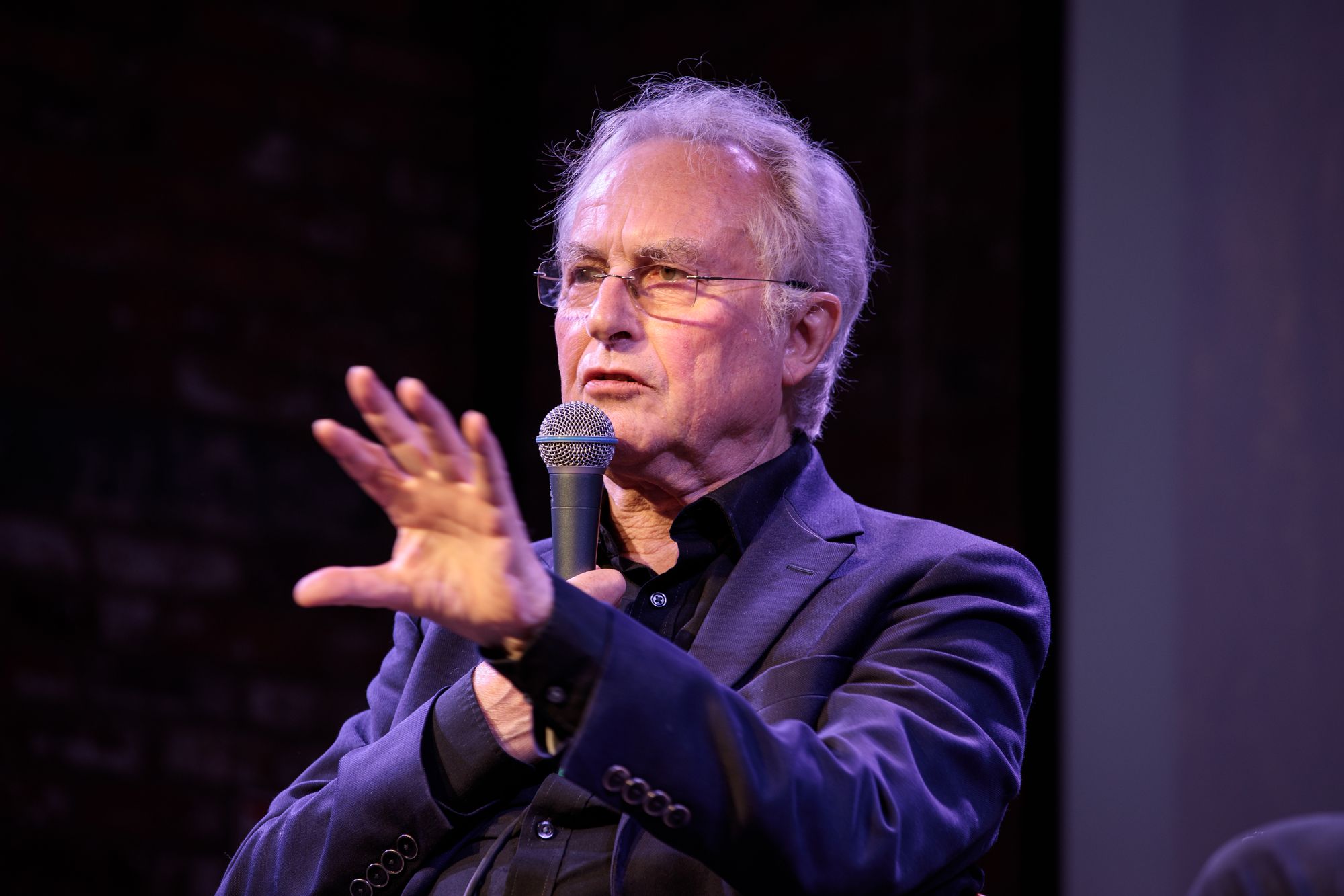 Evolusjonsbiolog britisk Richard Dawkins trans transkjønnet ikke-binær undersøkelse forskning historie faller færre identifiserer seg FIRE