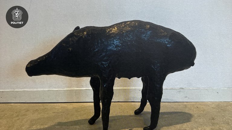 Skulpturen til Kjell Erik Killi Olsen er stjålet. (Foto: Politiet.)