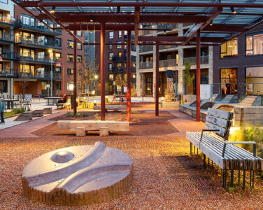 Vollebekk torg vant Oslo bys arkitekturpris i år. Men det var noen av de andre kandidatene som vekket mest forundring hos kritikere av samtidens arkitektur. (Foto: Studio Oslo landskapsarkitekter.)