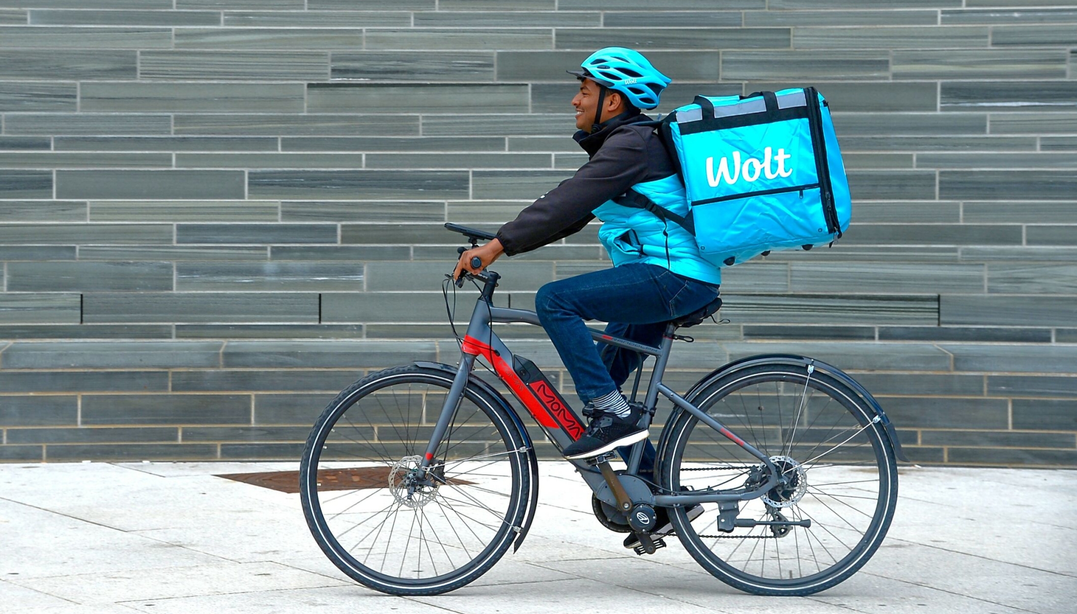 Vi samarbeider med over 3.500 restauranter over hele Norge. For mange er hjemlevering avgjørende for overlevelsen, skriver Wolt-sjefen i et svar til Subjekts spaltist. (Foto: Wolt.)