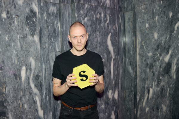 Med «Gater jeg har levd» har Nikolai Torgersen skrevet Årets litteratur. Han fikk prisen under Subjektprisen 2025. (Foto: Magnus Gulliksen.)