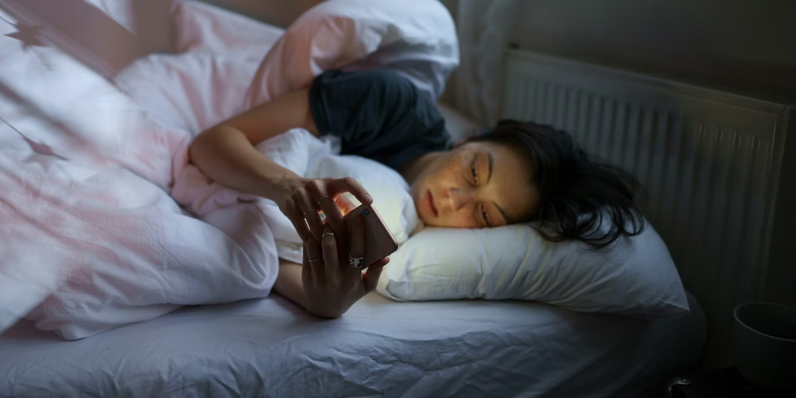 Doomscrolling «råtner» hjernen din, ifølge ny forskning. (Foto: Dima Berlin.)