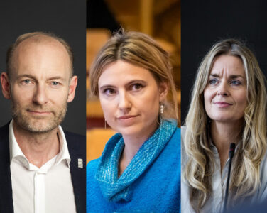 Kritikken hagler mot Fritt ord. Nå får organisasjonen støtte fra presseveteraner. (Kollasj: Subjekt.)