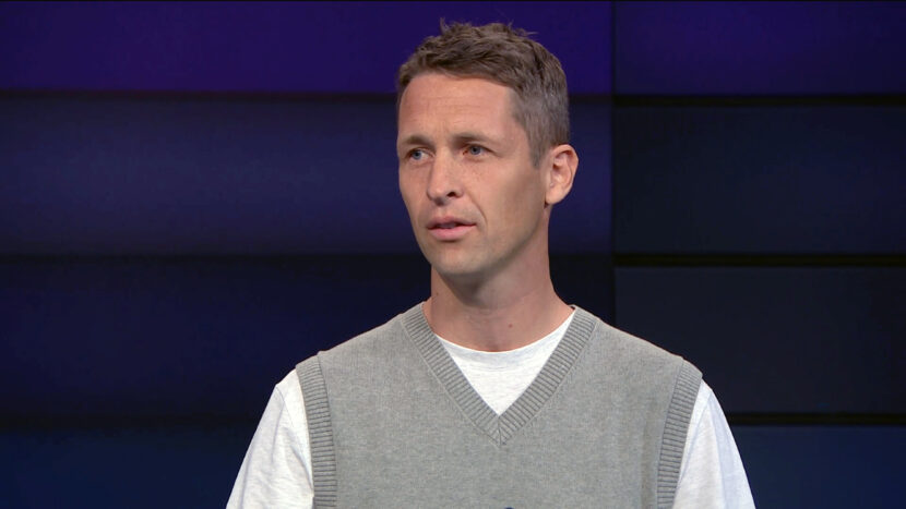 Lærer Tormod Evensen om prideflagg i «Debatten» på NRK. (Skjermbilde.)