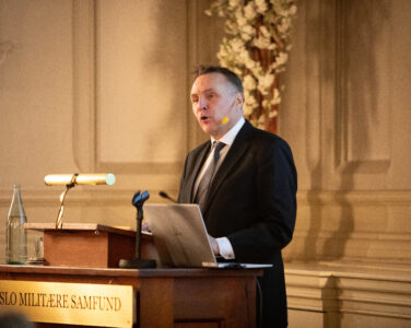 Forsvarsminister Tore O. Sandvik går til angrep på frie medier og akademikere, og anklager dem for å spre russisk propaganda. Forstår han at det er han selv som minner mest om Putin? (Foto: Synne Kvam/Forsvarsdepartementet.)