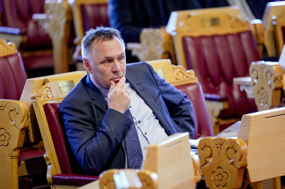 Oslo 20250521. Forsvarsminister Tore Onshuus Sandvik (AP) under Stortingets muntlige spørretime. (Foto: Terje Bendiksby/NTB.)