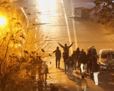 Protester i Iran. (Foto: Al Jazeera.)