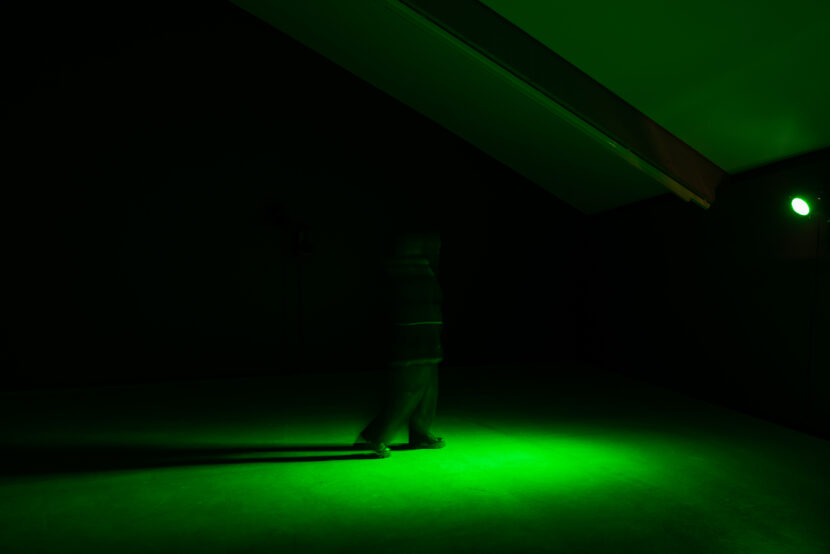 Ann Lislegaard, Slamming the Front Door (after A Doll’s House by Henrik Ibsen), 2005. Exhibition view, Grammars of Light. © Astrup Fearnley Museet, 2026. Photo: Christian Øen.