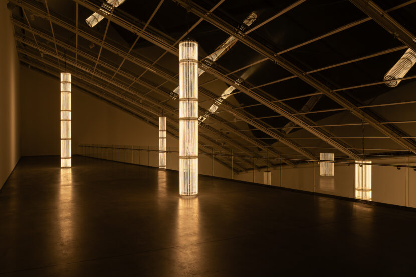 Cerith Wyn Evans, StarStarStar/Steer (Transphoton), 2019. Exhibition view, Grammars of Light. © Astrup Fearnley Museet, 2026. Photo: Christian Øen.