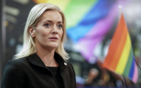 Oslo 20230616. Justis- og beredskapsminister Emilie Enger Mehl under en pressekonferanse om konverteringsterapi. (Foto: Cornelius Poppe/NTB.) Justisminister Emilie Enger Mehl legger frem loven som gjør konverteringsterapi straffbart i Norge.