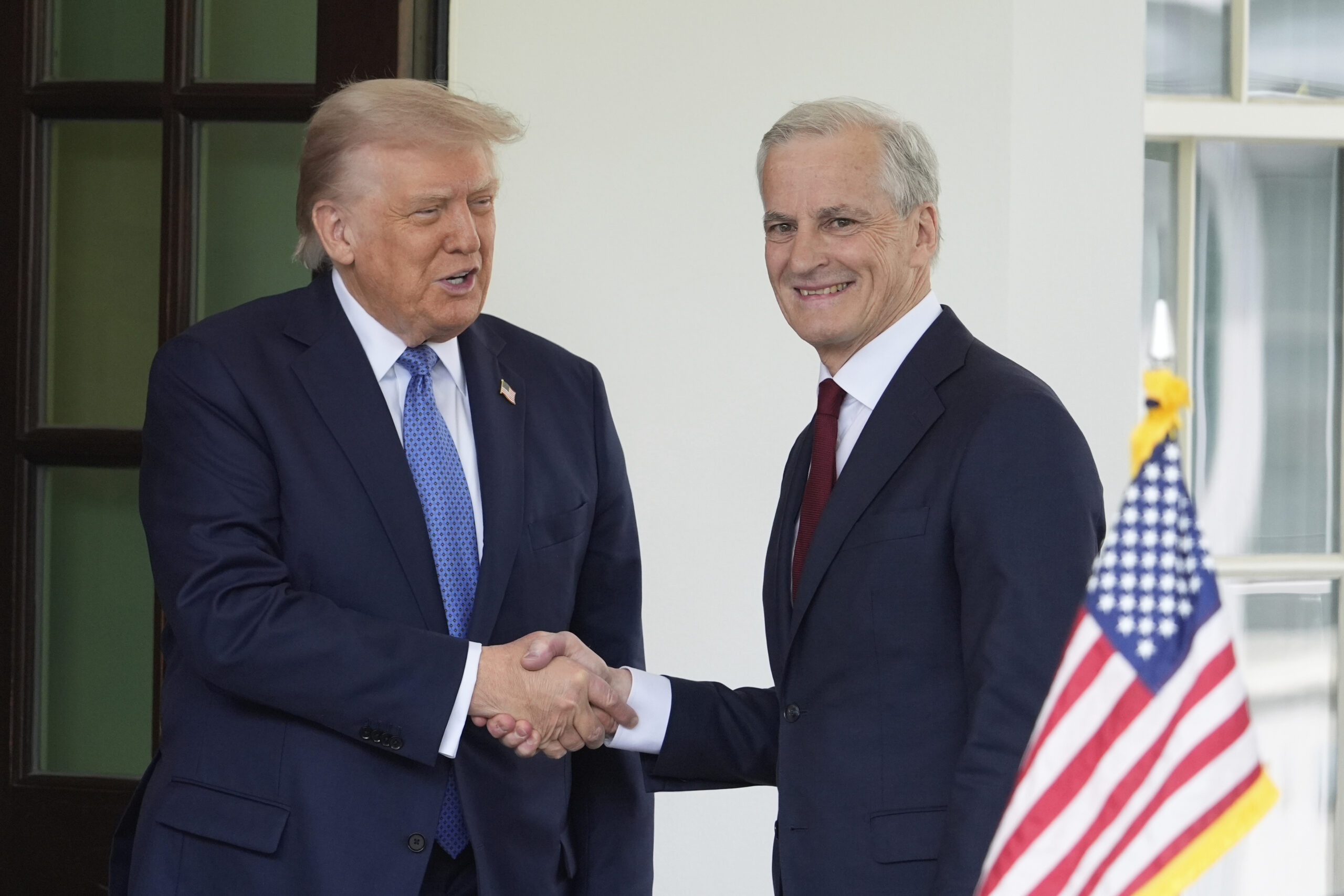 Trump US Norway President Donald Trump greets Norwegian Prime Minister Jonas Gahr Støre, upon his arrival at the White House, Thursday, April 24, 2025, in Washington. (Foto: AP/Alex Brandon)