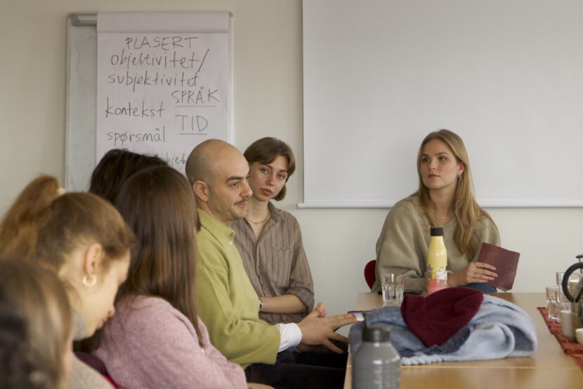 Sex og politikk, Senter for tverrfaglig kjønnsforskning (STK), Programutvalget ved STK og Studentenes og Akademikernes Internasjonale Hjelpefond (SAIH), seminar om kvinnehelse og seksuelle rettigheter i krisetid i 2024. (Foto: Sex og politikk.)