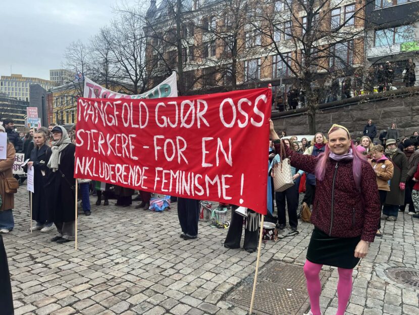 Grønt kvinnenettverk på kvinnedagen, 8. mars, med parolen «Mangfold gjør oss sterkere – for en inkluderende feminisme!». (Foto: MDG.)