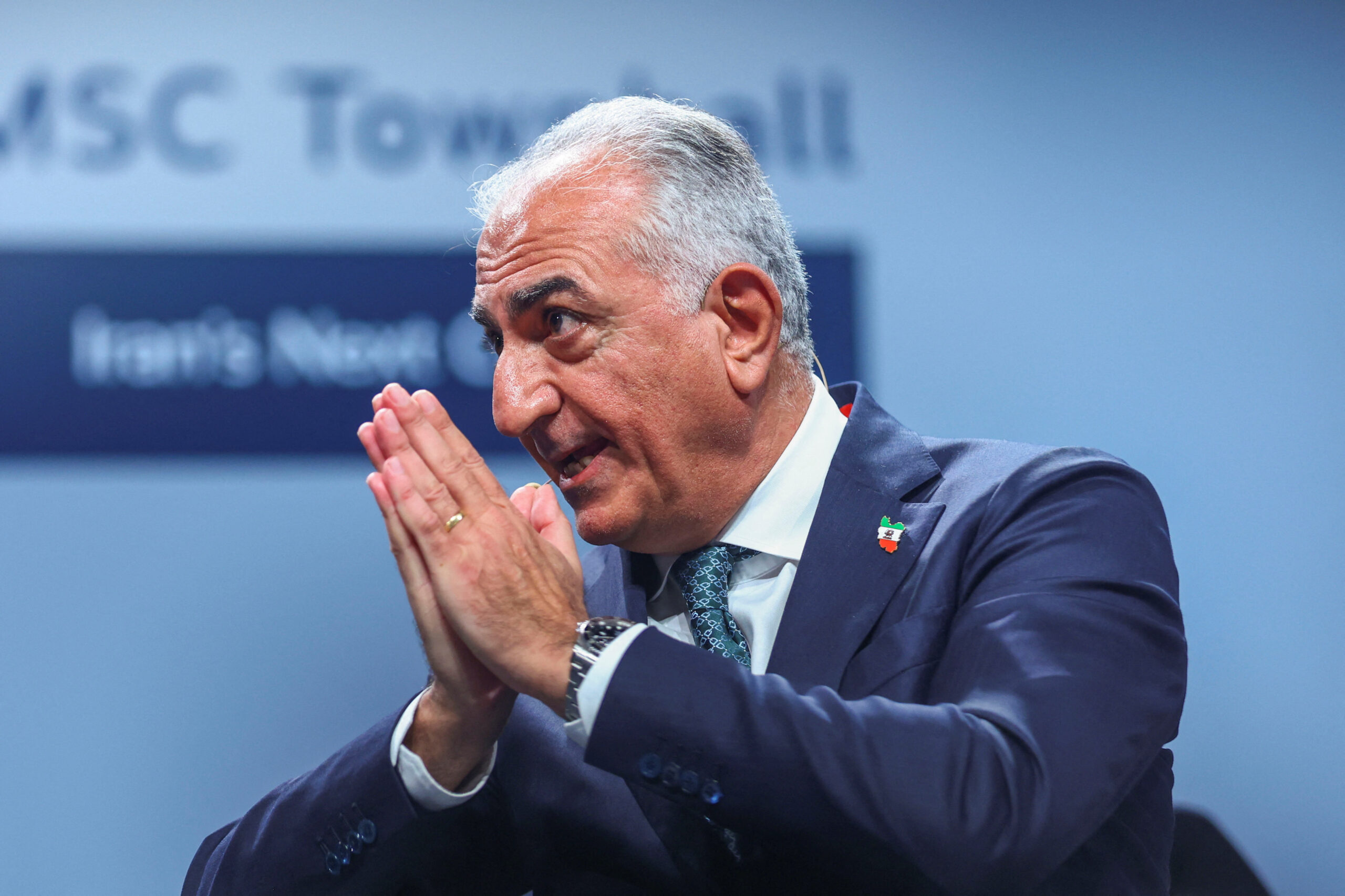 «Kronprins» Reza Pahlavi, sønn av Irans siste sjah, forsøker å forene iranske minoriteter mot ayatolla-regimet under sikkerhetskonferansen i München. (Foto: Reuters/Thilo Schmuelgen.)