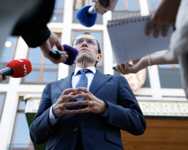 Oslo 20250613. Utenriksminister Espen Barth Eide (AP) møter pressen om Israels angrep på Iran. Pressemøtet finner sted utenfor Utenriksdepartemenet i Oslo fredag. (Foto: Jonas Been Henriksen/NTB.)