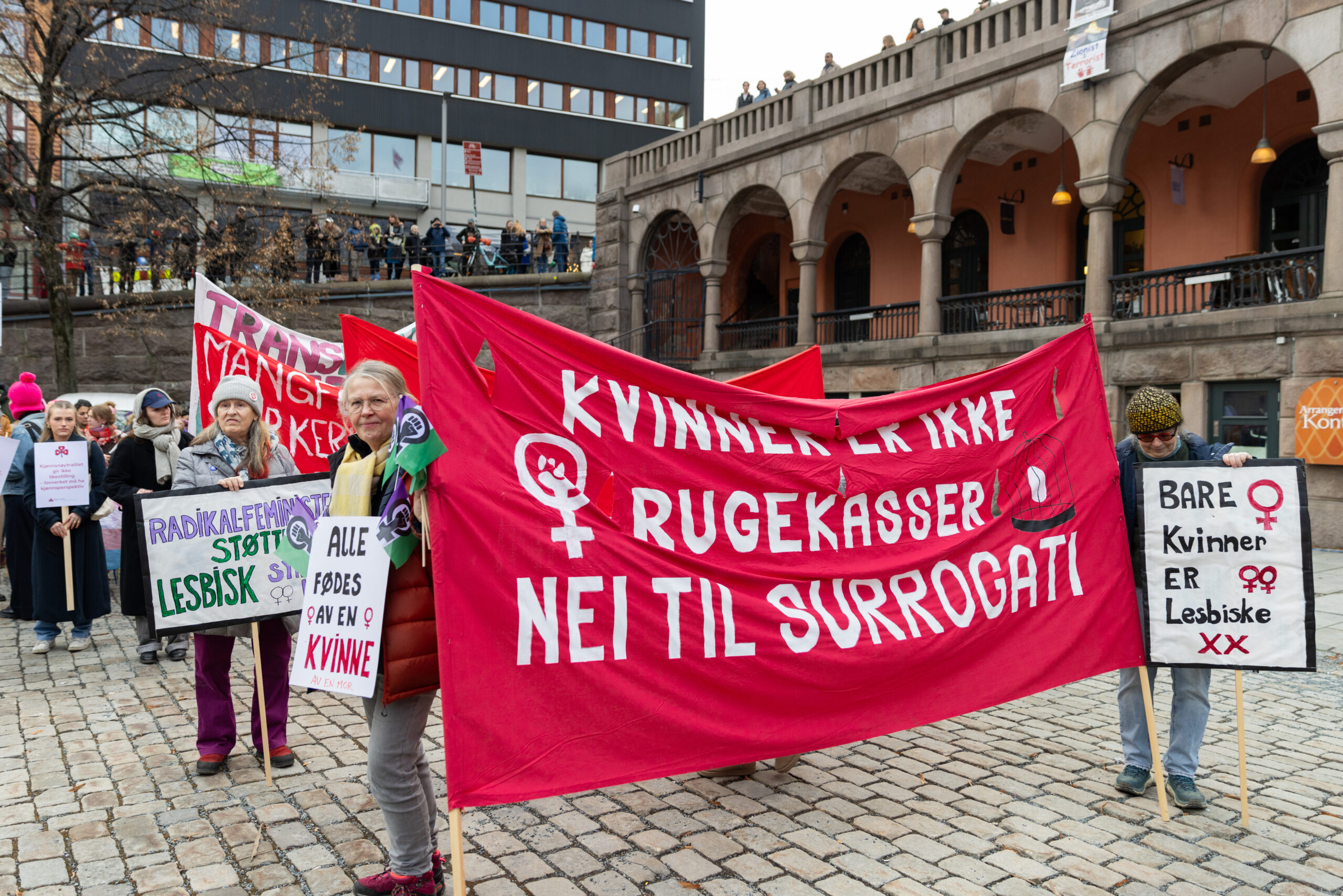 Kvinnedagen 8. mars er en kampdag, også internt. Det har vært spenning mellom transinkluderende og transekskluderende feminister de siste årene. (Foto: Amanda Pedersen Giske/NTB.)