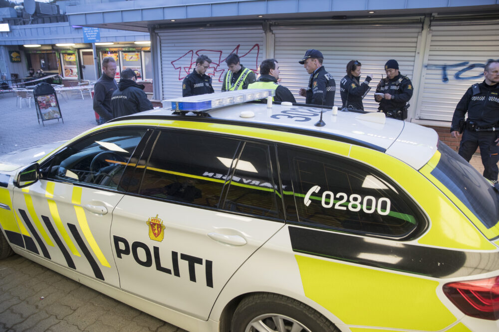 Oslo 20180428. Politiet har rykket ut til Vestli i Groruddalen lørdag kveld etter meldinger om skyting og bråk mellom ungdommer. (Foto: Vidar Ruud/NTB.)