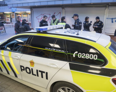 Oslo 20180428. Politiet har rykket ut til Vestli i Groruddalen lørdag kveld etter meldinger om skyting og bråk mellom ungdommer. (Foto: Vidar Ruud/NTB.)