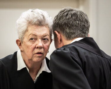 Oslo 20260302. Forsvarere for Marius Borg Høiby, Ellen Holager Andenæs og Petar Sekulic, i retten mandag. Saken mot Marius Borg Høiby pågår i sal 250 i Oslo tinghus. Marius Borg Høiby (29) er tiltalt for totalt 38 hendelser, blant annet fire sovevoldtekter, mishandling, vold, trusler, skadeverk, oppbevaring og overlevering av marihuana, brudd på besøksforbud og brudd på veitrafikkloven. Han erkjenner delvis straffskyld for det som gjelder den ene fornærmede, «Frogner-kvinnen», og tiltaleposten om trusler. Han erkjenner også brudd på veitrafikkloven, besøksforbudet og narkotika-anklagen. Han nekter straffskyld for resten av tiltalen. Det er totalt sju fornærmede. (Foto: Ole Berg-Rusten/NTB.)