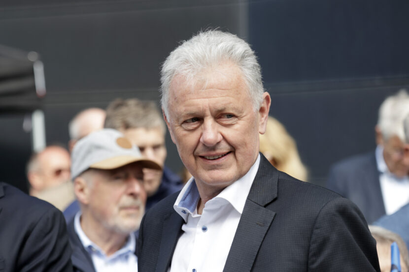 Kristiansand 20240511. Gunnar Stavrum under åpningen av Kunstsilo i Kristiansand. Kunstsilo har tre kunstsamlinger: Christianssands Billedgalleri, Sørlandssamlingen og Nicolai Tangens samling. Til sammen utgjør de over 7500 kunstverk. Siloen er plassert i den gamle kornsiloen som ble bygd i 1935. (Foto: Tor Erik Schrøder/NTB.)