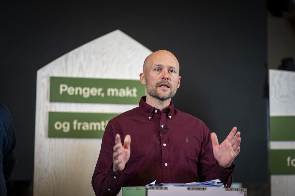 Oslo 20240927. Rødts forberedende arbeidsprogramkomité bestående av blant andre Joachim Espe, legger frem forslag til nytt partiprogram for Rødt. (Foto: Heiko Junge/NTB.)
