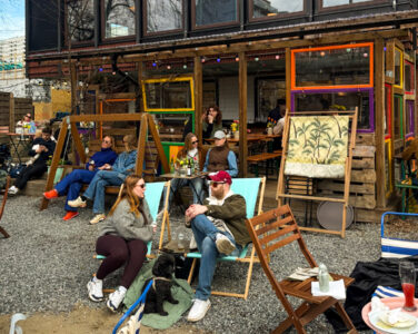 Død, dagsfylla og en jævlig god pølse Mari Mogen