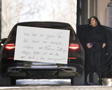 Høring om kjønnsveileder. Sender spørsmål på lapper for ikke å bli gjenkjent. (Kollasj: Subjekt.)