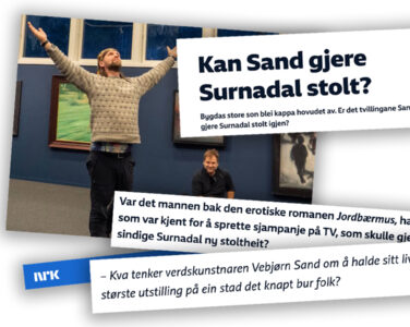 NRK spør om Todalen i Surnadal endelig skal få noe å være stolte over, etter at «verdenskunstner» Vebjørn Sand og tvillingbroren Aune har åpnet galleri i bygda. (Faksimile.)