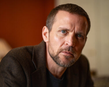 Oslo 20260323. Skuespiller Tobias Santelmann på Netflix sin pressedag for tv-serien «Harry Hole» på Villa Inkognito i Oslo mandag. (Foto: Amanda Pedersen Giske/NTB.)