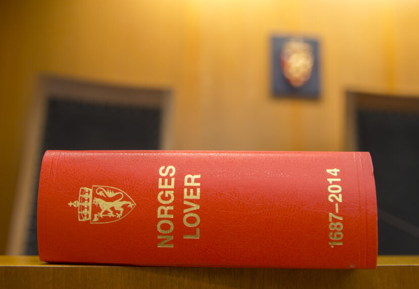 Stadig flere dømmes i det norske rettsvesen. Norske lover danner grunnlaget for hvordan den straffedømte blir dømt. Norges lover 1687-2014.(Foto: Terje Pedersen/NTB.)