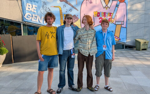 Årets unge jazzmusikere 2026 er kåret under Moldejazz og ble gruppen Sakte, fallende. (Foto: Aleksander Haugen/Moldejazz/NTB.)