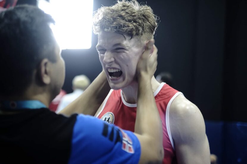 Oliver Hansen tok EM-sølv i thaiboksing i 2022. (Foto: Brandon Trung Moen.)