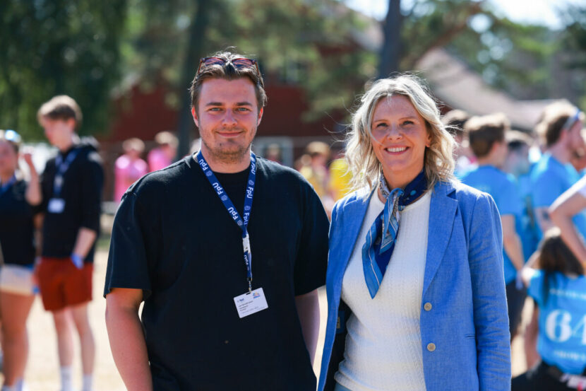 FpUs leder Lars Barstad Løvold og leder i Fremskrittspartiet, Sylvi Listhaug under FpUs sommerleir på Hove leirsenter på Tromøya i Arendal mandag. (Foto: Elisabeth Grosvold Altenborg/NTB.)