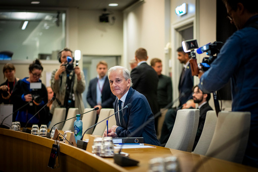 Statsminister Jonas Gahr Støre (Ap) avviste at det er en ukultur i utenriksdepartementet. Han var utenriksminister fra 2005 til 2012, mens departementet tildelte penger til tankesmien IPI, som ble ledet av Terje Rød-Larsen. (Foto: Heiko Junge / NTB.)