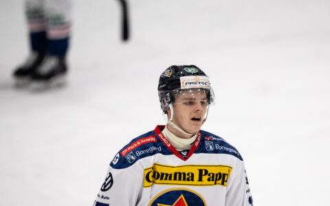 Lørenskog 20240104. Sparta Sarpsborgs Simen Ahlsen under eliteseriekampen i ishockey mellom Lørenskog og Sparta Sarpsborg i Lørenskog ishall. Foto: Annika Byrde / NTB