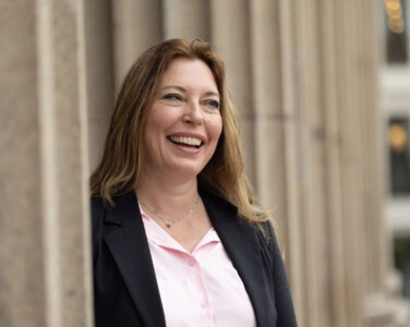 Professor, jusprofessor, Benedikte Moltumyr Høgberg, jurist, demokrati, demokratiet, politikere, sluttet å lytte, polarisering, mekanismer, river i filler