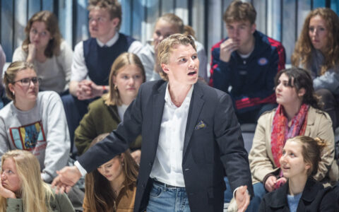 «Gutta» Det norske teateret (Foto: Eirik Malmo.)