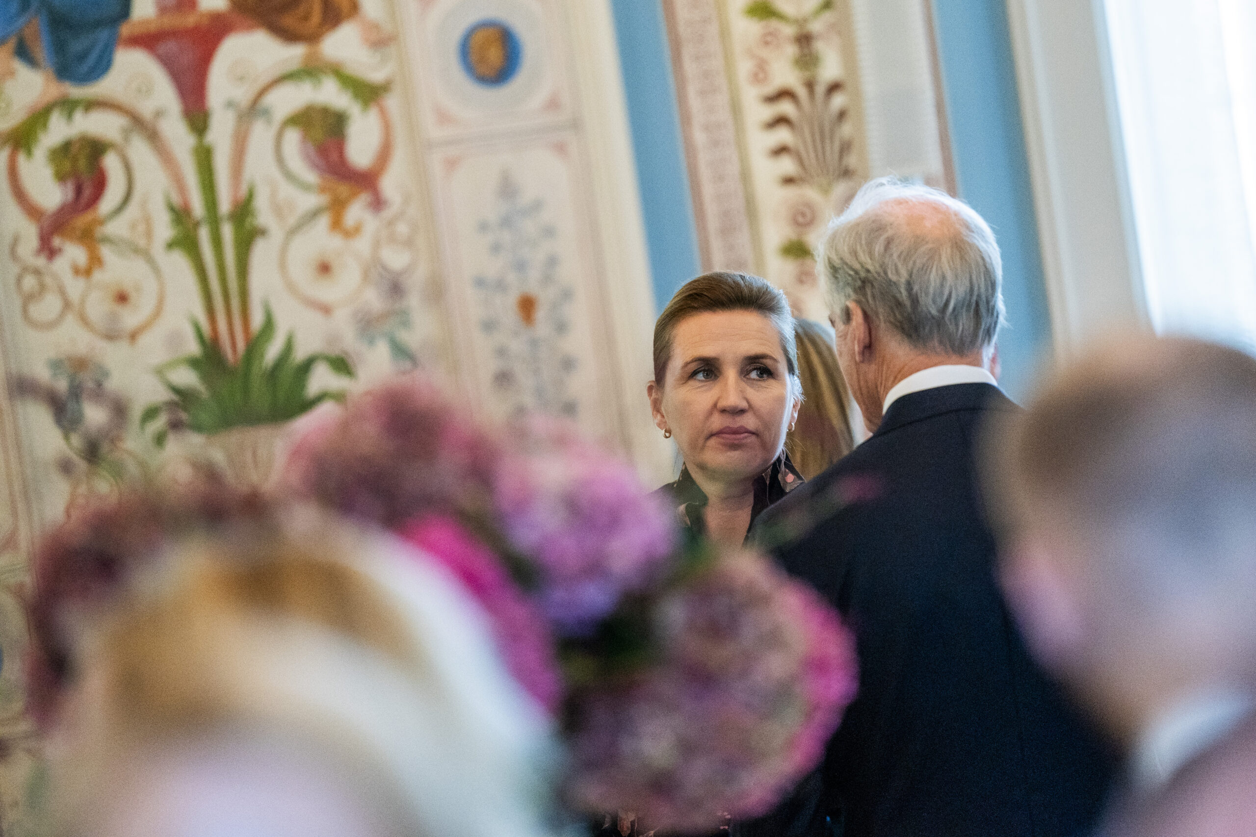 Oslo 20231031. Danmarks statsminister Mette Frederiksen og Norges statsminister Jonas Gahr Støre under en lunsj for Nordisk Råd på Det kongelige slott. (Foto: Fredrik Varfjell/NTB.)