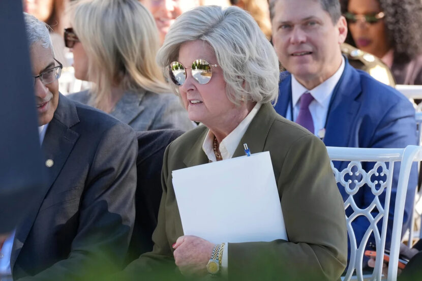 Susie Wiles, stabssjef i Det hvite hus, under arrangement om kvinnehelse