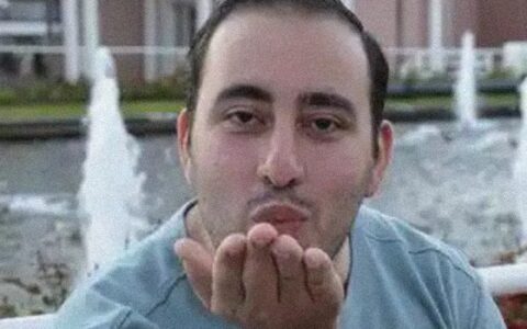 Paulus Abdelshahed (39) kvalte sine to barn, sju og åtte år gamle, i et rekkehus i Södertälje i april 2024. (Foto: Privat.)