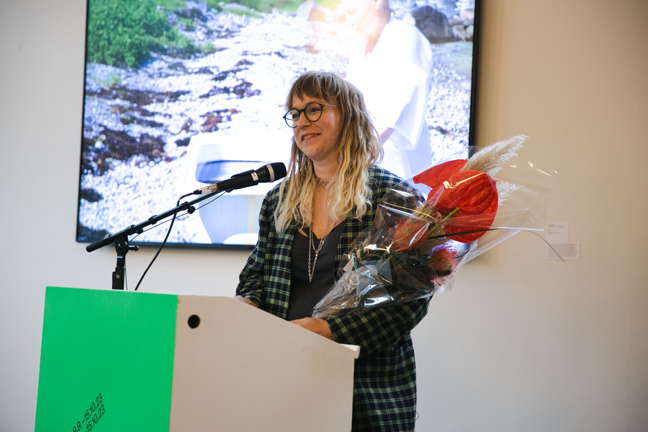 Anna Ihle vinner Høstutstillingens Høstutstillingspris 2023. (Foto: Aurora Henni Krogh.)